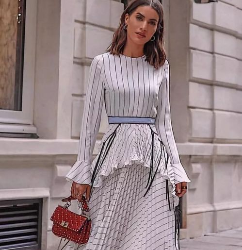 我們盤點了9位明星的婚禮錯誤著裝,給你整理出婚禮服飾搭配指南